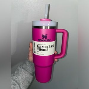 LIMITED Stanley Fushia 30 oz 🩷 NWT
